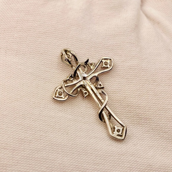 EUC Estate 18k White Gold Diamond Cross Pendant - Picture 8 of 14